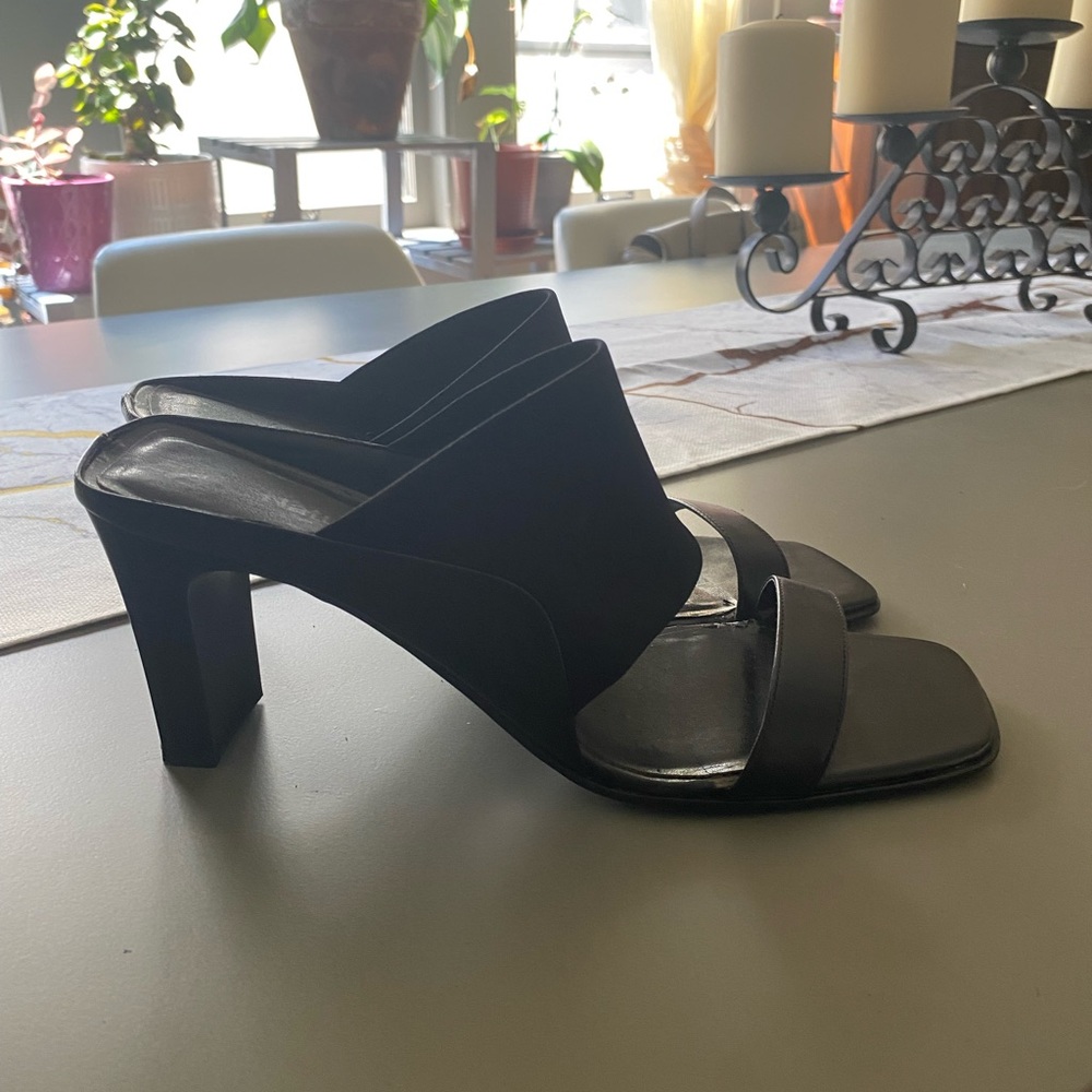 Naturalized Black Leather sandal